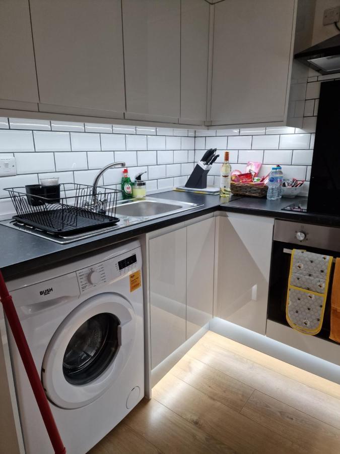 Balco Sherwood Apartment - 2 Bedrooms, 5 Beds - Sky Tv And Internet Nottingham Buitenkant foto