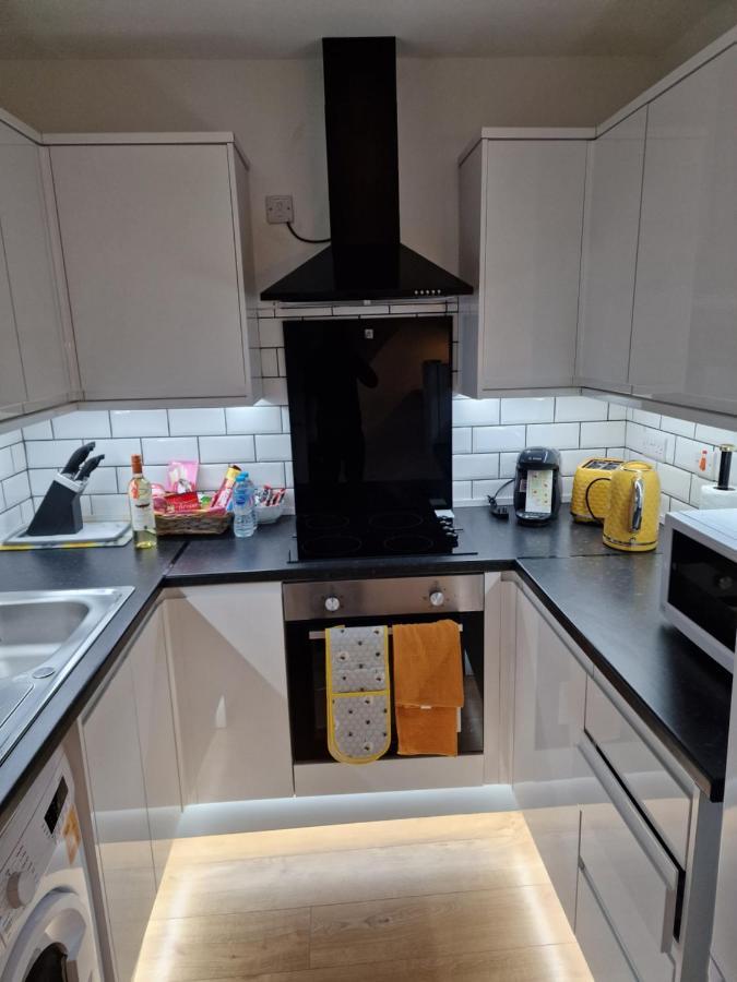 Balco Sherwood Apartment - 2 Bedrooms, 5 Beds - Sky Tv And Internet Nottingham Buitenkant foto